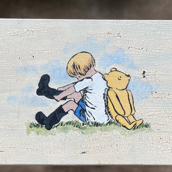 WINNIE THE POOH & CHRISTOPHER ROBIN VTG HAND PAINTED STEPSTOOL DECOR DISTRESSED - Picture 3 of 15